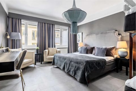 Quadruple Room | Premium bedding, desk, blackout drapes, iron/ironing board