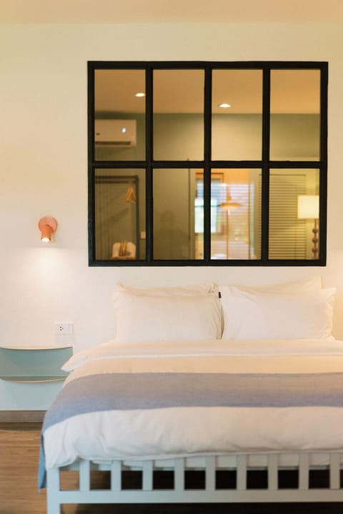 Deluxe Quadruple Room, 2 Queen Beds, Annex Building | Individually decorated, individually furnished, desk, free WiFi