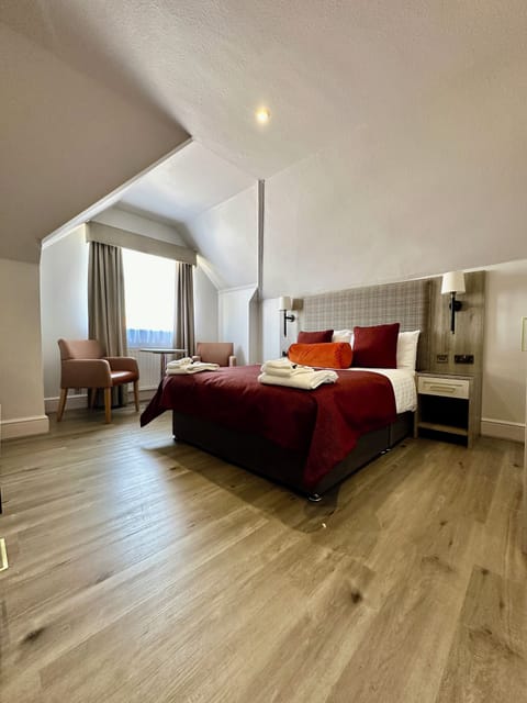 Deluxe Double Room | Premium bedding, desk, laptop workspace, iron/ironing board