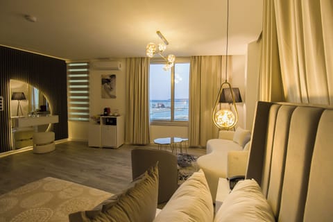 Royal Room | Premium bedding, minibar, soundproofing, free WiFi