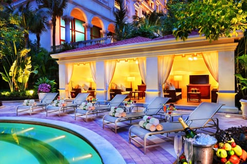 4 outdoor pools, open 8:00 AM to 8:00 PM, cabanas (surcharge)