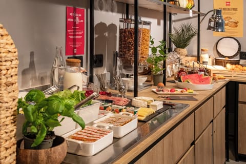 Daily buffet breakfast for a fee