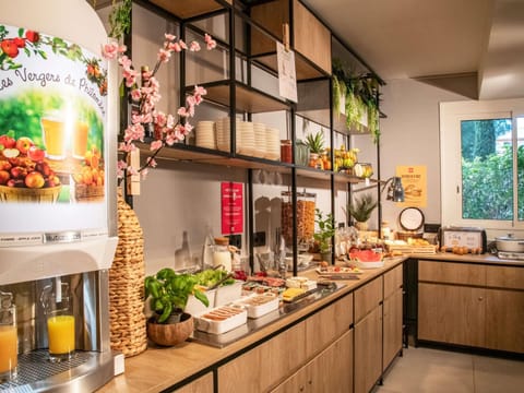 Daily buffet breakfast (EUR 13.90 per person)