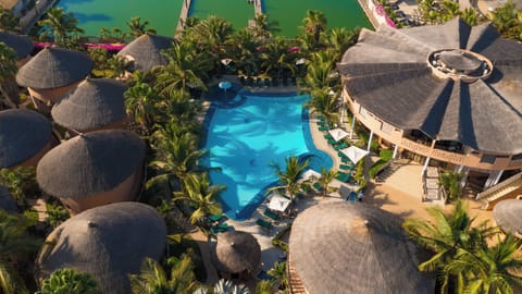 Outdoor pool, pool umbrellas, sun loungers