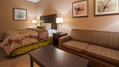 In-room safe, desk, iron/ironing board, free WiFi