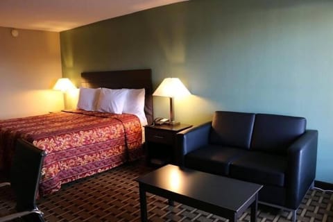 Standard Room, 1 King Bed | Free WiFi, bed sheets