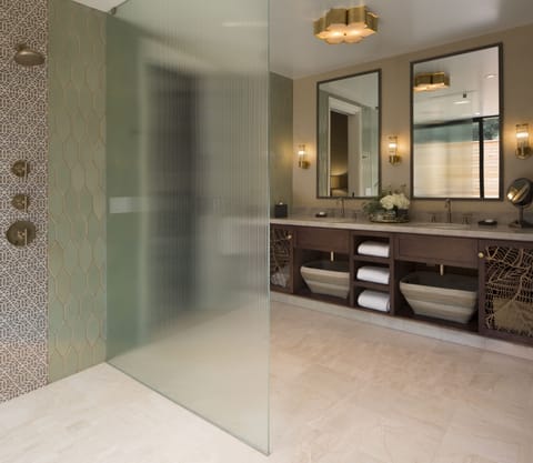 Separate tub and shower, deep soaking tub, free toiletries, hair dryer