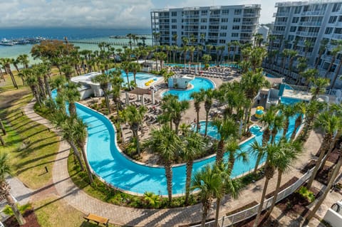 7 outdoor pools, a heated pool