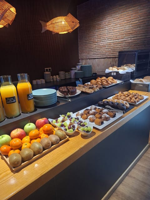 Daily buffet breakfast for a fee