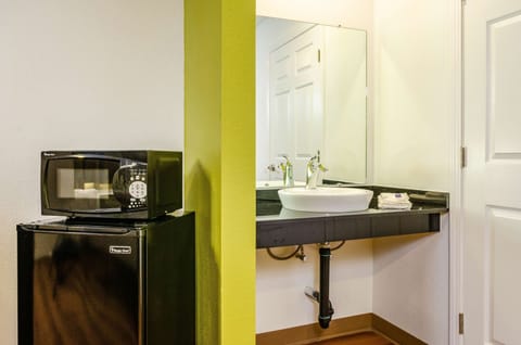 Desk, rollaway beds, WiFi, bed sheets