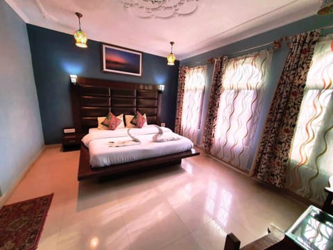 Deluxe Double Room, 1 Bedroom | Premium bedding, desk, soundproofing, WiFi (free)
