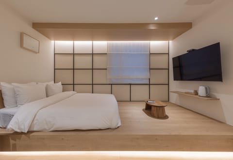 Deluxe Room (A) | Individually decorated, individually furnished, free WiFi