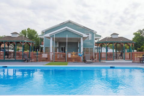 Seasonal outdoor pool