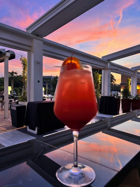 Poolside bar