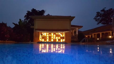 Poolside bar