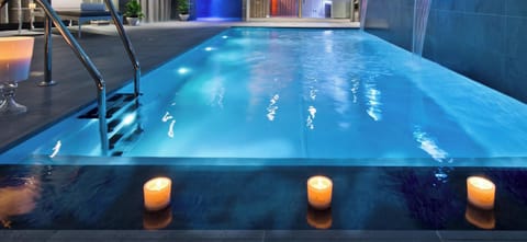 Seasonal outdoor pool, pool umbrellas, sun loungers