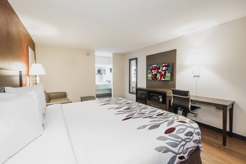 Premium bedding, desk, soundproofing, iron/ironing board