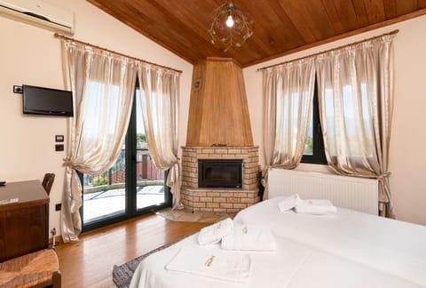 Double Room | Individually decorated, individually furnished, laptop workspace