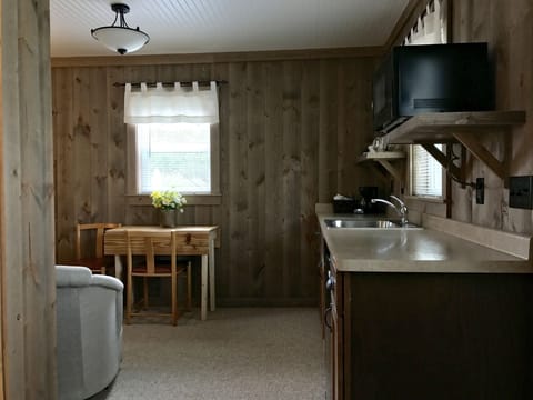 Deluxe Cabin, 2 Double Beds, Microwave and Refrigerator (Cabin 6) | Individually decorated, individually furnished, desk, laptop workspace