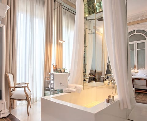 Deluxe Double Room, Bathtub | Deep soaking bathtub