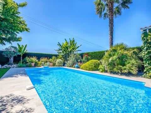 Holiday Home Swimming Pool