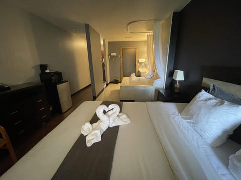 Superior Suite, 1 King Bed (King Junior) | Free WiFi, bed sheets