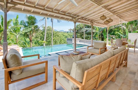 Boutique Suite Lebah Villa V with Pool | Terrace/patio