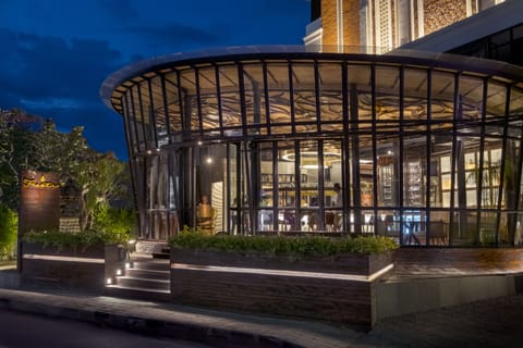 Front of property - evening/night