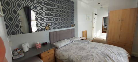 Double Room | Premium bedding, free WiFi, bed sheets