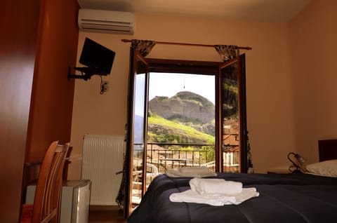 Triple Room (Meteora View) | Iron/ironing board, free WiFi