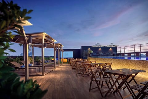Outdoor pool, sun loungers