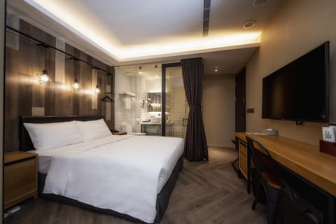 Double Room, 1 Double Bed, No Windows | In-room safe, desk, free WiFi, bed sheets