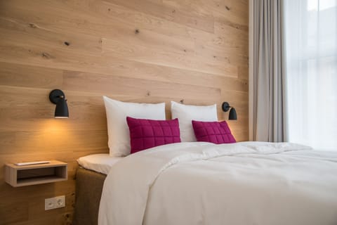 Egyptian cotton sheets, premium bedding, in-room safe, desk