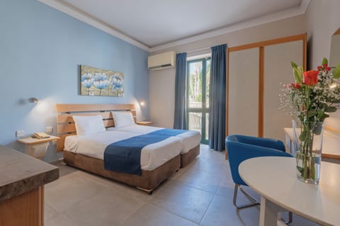 In-room safe, free cribs/infant beds, free WiFi, bed sheets