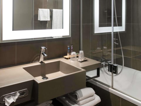 Superior Room, 1 Double Bed (Premium) | Minibar, in-room safe, desk, laptop workspace