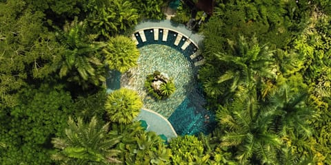 5 outdoor pools, pool umbrellas, sun loungers