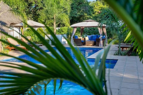2 outdoor pools