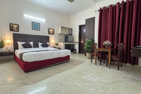 Premium Double Room | Premium bedding, minibar, desk, laptop workspace