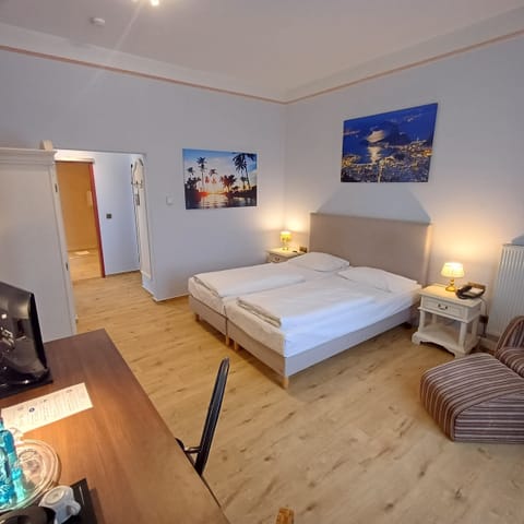 Classic Double Room | Desk, soundproofing, bed sheets