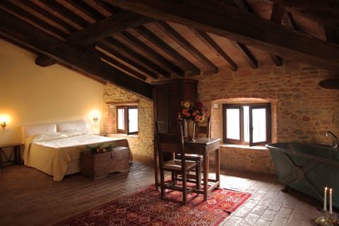 Junior Suite | Premium bedding, free WiFi, bed sheets