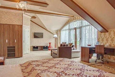 Junior Suite, Balcony | Minibar, in-room safe, desk, laptop workspace