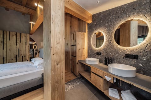 Pure Bliss | Down comforters, desk, soundproofing, free WiFi