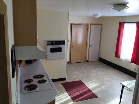 Family Suite, 3 Bedrooms, Kitchen (1 Queen, 3 Double, 2 Single Beds) | Desk, soundproofing, free WiFi, bed sheets