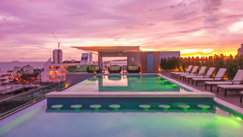 Rooftop pool