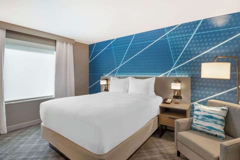 Room, 1 Queen Bed, Accessible, Non Smoking | Premium bedding, in-room safe, desk, laptop workspace