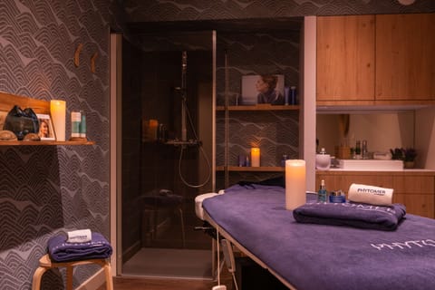 Couples treatment rooms, sauna, massages