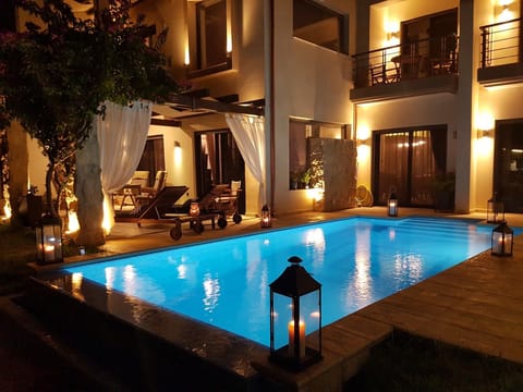 Deluxe Villa, 4 Bedrooms, Mountain View, Poolside | Terrace/patio