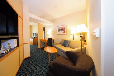 Premium bedding, pillowtop beds, in-room safe, desk