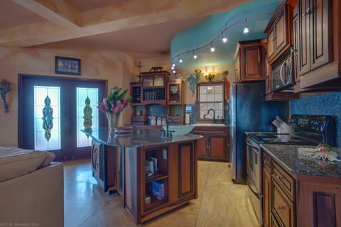 Luxury Villa Premier, 2 Story Oceanfront, 2 Bedroom | In-room dining