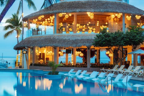 3 outdoor pools